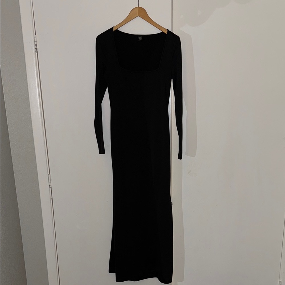 SHEIN- Elegant Black Long Sleeve Dress